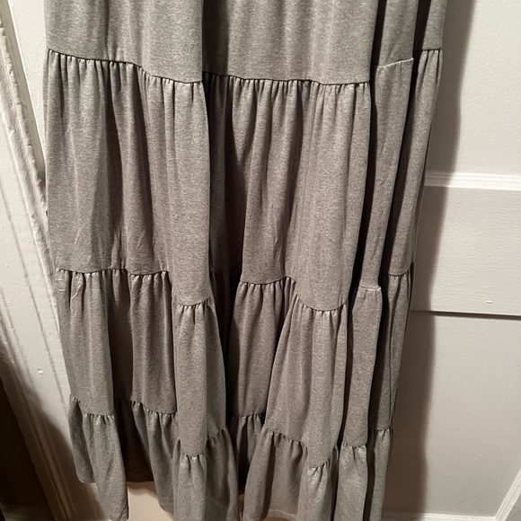 Heather grey tiered midi dress. - Picture 4 of 6